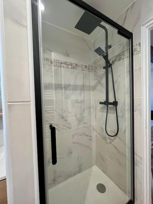 T2 Renove A 15 Min De Lyon Apartment Pierre-Bénite Екстериор снимка