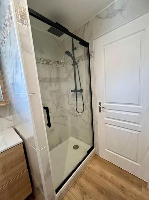 T2 Renove A 15 Min De Lyon Apartment Pierre-Bénite Екстериор снимка