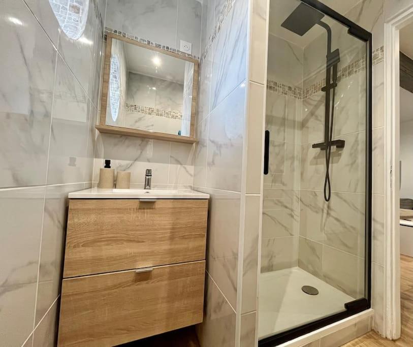 T2 Renove A 15 Min De Lyon Apartment Pierre-Bénite Екстериор снимка
